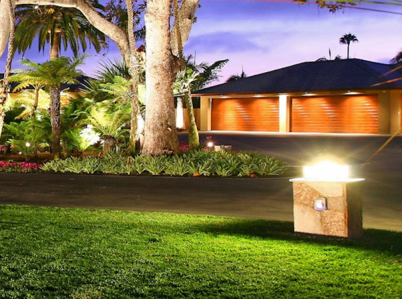 入口大门和车库 Entry Gates & Garage